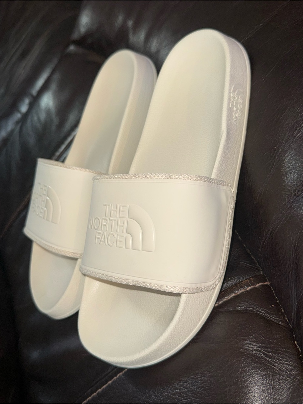 North Face Base Camp Slides II Women's Sz 7 Sandals Slides Cream Color